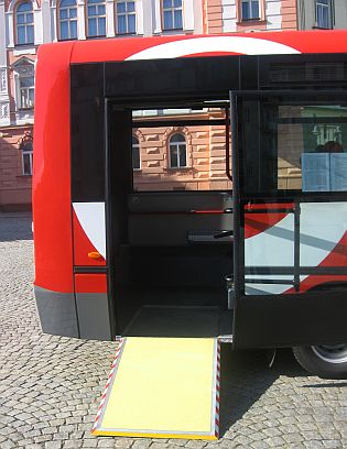 Veolia Transport Morava úspěšně provozuje  v Krnově nový midibus