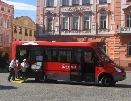 Veolia Transport Morava úspěšně provozuje  v Krnově nový midibus