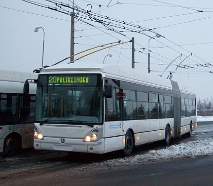 Nový trolejbus Škoda 25TrBT DPCHJ:  Dnes poprvé na lince 20