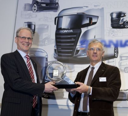 Ze světa nákladních vozů:  Scania převzala ocenění Truck of the Year 2010