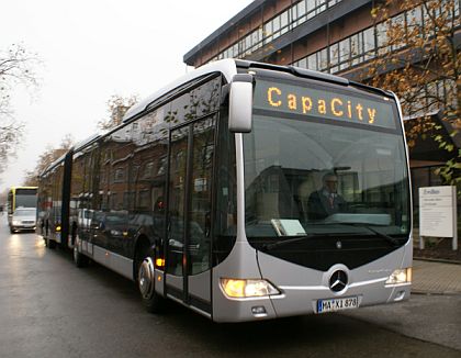 BUSmonitor: Najdlhšie autobusy (Mercedes-Benz CapaCity)  nasadia na skúšku