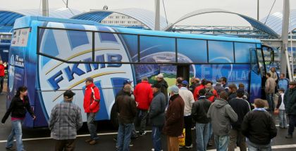 Autokar společnosti TRANSCENTRUM bus pro FK Mladá Boleslav 