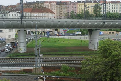 Když dopravní vzdělávání, tak stylový pohled z oken na dopravní infrastrukturu