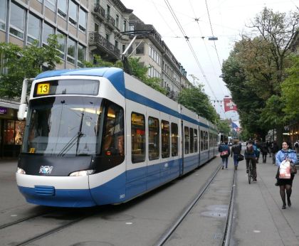 Dopravní kolaps ve švýcarském Curychu: Fussballfans in der Innenstadt: