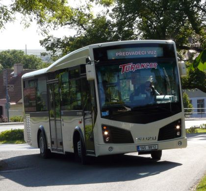 Dopravci testují malokapacitní autobus s bezbariérovým vstupem Isuzu Citimark 