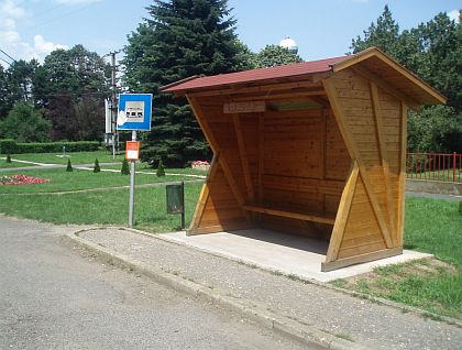 Autobusovou pohlednici z maďarské Lőkösházy nedaleko rumunských hranic 