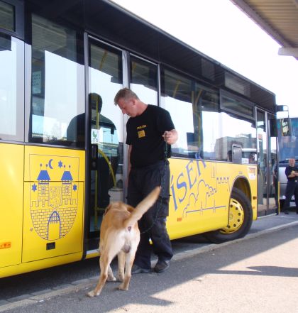 11 autobusů k pro VIII. ročník soutěže psovodů a služebních psů 