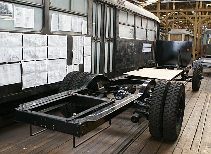 Z návštěvy v Muzeu MHD ve Střešovicích: Škoda 506 N a karosérie Uhlík