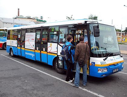 Elektrobus SOR je velký cestovatel. Minule v Tatrách, nyní v Praze 