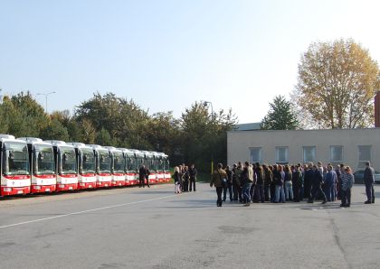 Předání 25 městských autobusů Crossway LE Dopravnímu podniku města Brna, a.s.