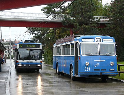 Pohlednice ze Švýcarska: Autobus Jürga Bieggera na vyjížďce Curychem