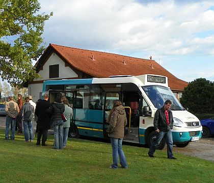 Modrobílý Stratos 37 LE v barvách Arriva dopravce Osnado 