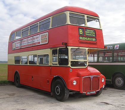 Britští veteráni objektivem Duncana Paynea: Oxford Bus Museum rally