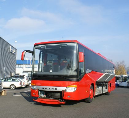 Připravujeme: Testovací autobus Setra 415 H na zastávce v Praze