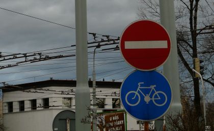 Vracíme se do červenobílých  Pardubic, města drátů, cyklistů a  nápadů