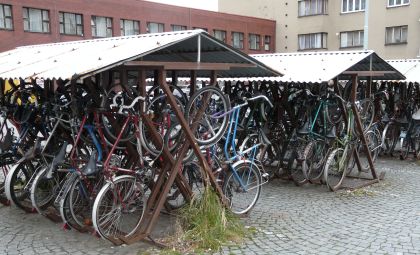 Vracíme se do červenobílých  Pardubic, města drátů, cyklistů a  nápadů