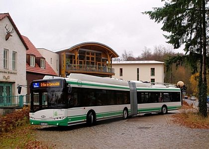 Kloubové trolejbusy Solaris Trollino s elektrovýzbrojí Cegelec  pro Eberswalde