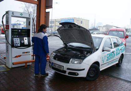 BUSportál jezdí na CNG. Tankování v Táboře u COMETT PLUS je pozoruhodné tím,