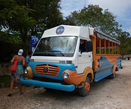 Autobusová pohlednice z Dominikánské republiky