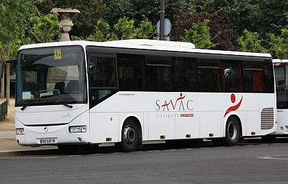 Autobusová a autokarová pohledniíce z prosluněné Paříže 