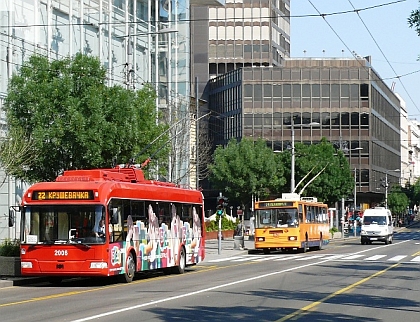 Autobusová, trolejbusová  a tramvajová pohlednice z Bělehradu 