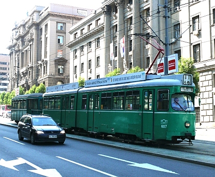 Autobusová, trolejbusová  a tramvajová pohlednice z Bělehradu 