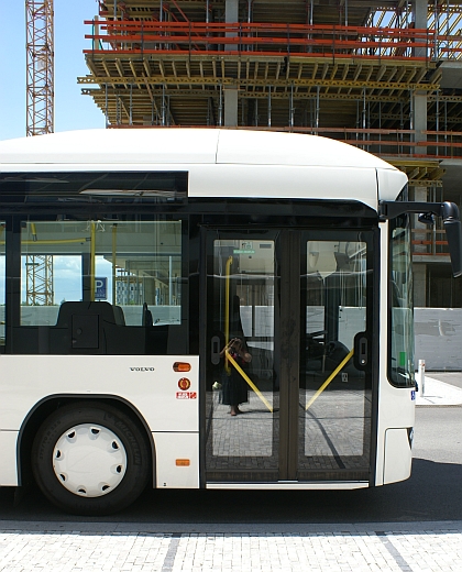 Městský nízkopodlažní autobus Volvo 7700 Hybrid se  představil účastníkům