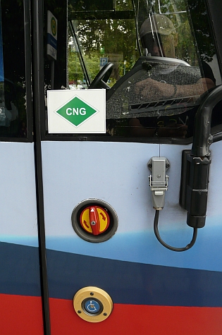 Autobusová pohlednice (pan) z německo - švýcarské hranice: Malokapacitní CNG bus