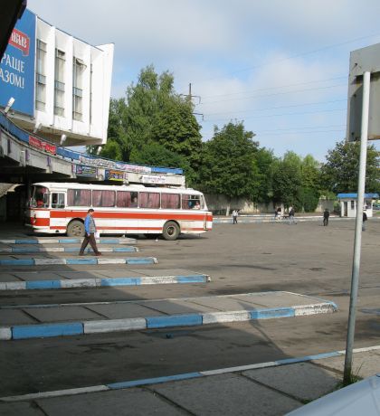 Pohlednice  z autobusových nádraží na východě 3: Lvov