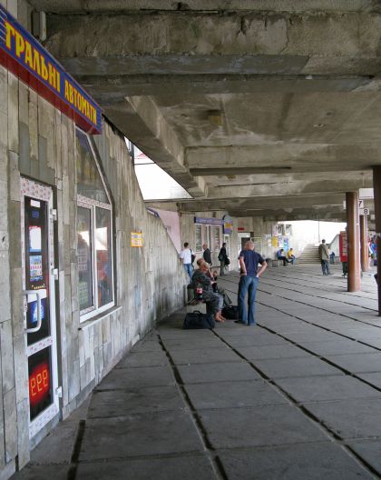 Pohlednice  z autobusových nádraží na východě 3: Lvov