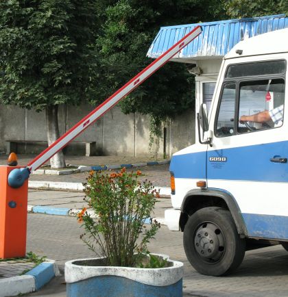 Pohlednice  z autobusových nádraží na východě 3: Lvov