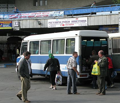 Pohlednice  z autobusových nádraží na východě 3: Lvov