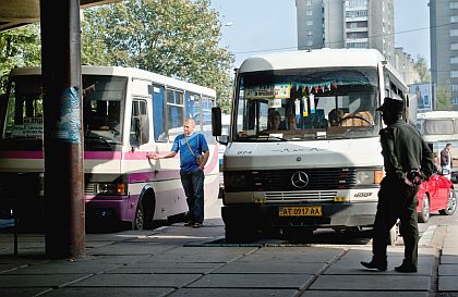 Pohlednice  z autobusových nádraží na východě 3: Lvov