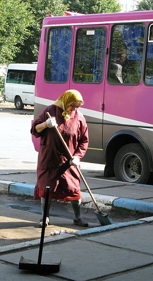 Pohlednice  z autobusových nádraží na východě 3: Lvov