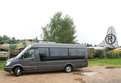 Mercedes-Benz Sprinter Travel 65 - minibus s vnitřní výbavou dálkového autokaru