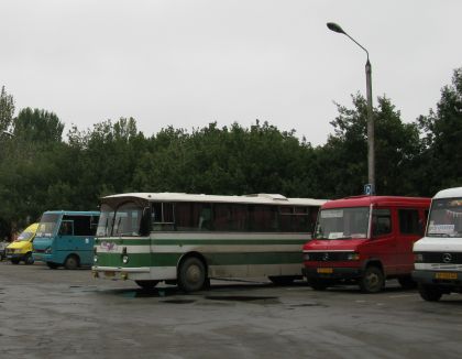 Závěrečná  pohlednice  z autobusových nádraží na východě: Cherson a Uman