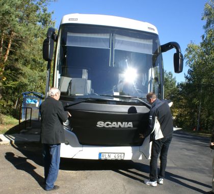 Scania Touring HD se  na testovacím evropském turné při zastávce v Praze