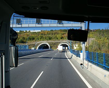 Scania Touring HD se  na testovacím evropském turné při zastávce v Praze