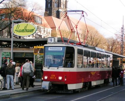 Dopravní pohlednice z předvánočních Drážďan 