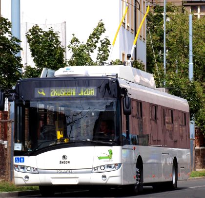 Pardubické trolejbusy 26 Tr a a 28 Tr v ulicích Plzně 