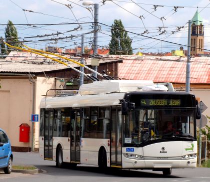 Pardubické trolejbusy 26 Tr a a 28 Tr v ulicích Plzně 