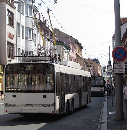 Pardubické trolejbusy 26 Tr a a 28 Tr v ulicích Plzně 