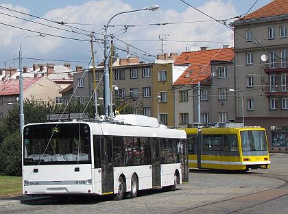 Pardubické trolejbusy 26 Tr a a 28 Tr v ulicích Plzně 