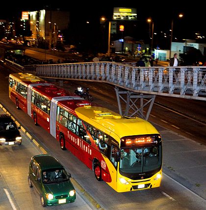 120 dvoukloubových podvozků pro systém BRT  Transmilenio v kolumbijské Bogotě