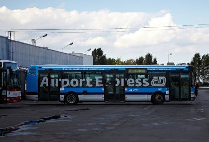 Ze Dne otevřených dveří DPP: Záběry z garáží Praha - Řepy