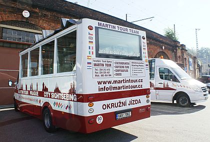 Malokapacitní autobusy a kabriolety dopravce MARTIN TOUR