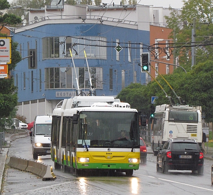 Kloubový trolejbus Škoda 31 Tr SOR pro Žilinu  při testovací jízdě v Plzni 