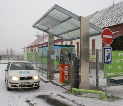 U BUSportálu oblíbená CNG plnicí stanice v Žebráku v barevném designu