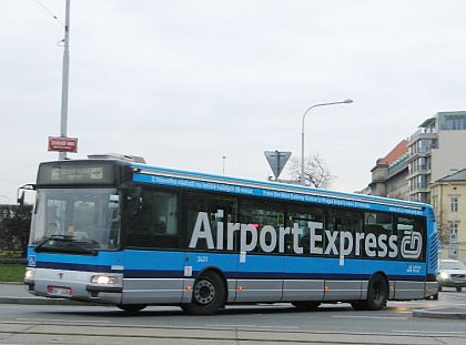 Záběry pražských autobusů Irisbus Citybus pro linku AE v modrém designu ČD