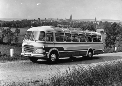 Fotografie z archivu zaměstnanců   Karosy I. Variace na téma RTO